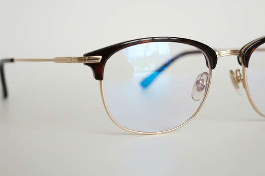 What Is Anti-Glare Coating for Glasses? And Why It’s Worth It