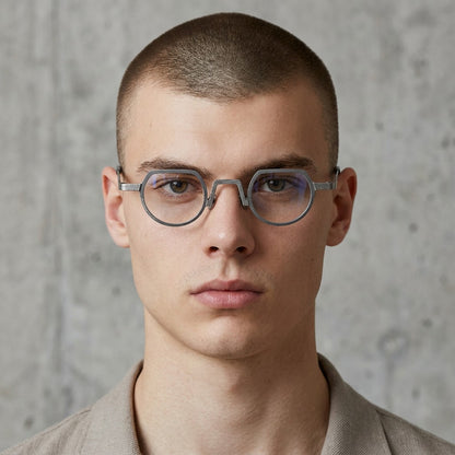 Bradford | Anteojos ligeros de titanio puro con forma de escudo | Gafas Unisex con Diseño Retro