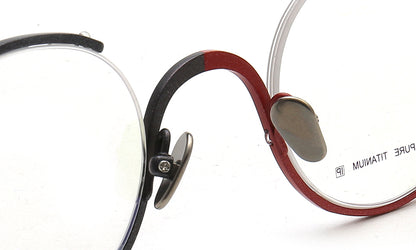 nose pads of round titanium frames