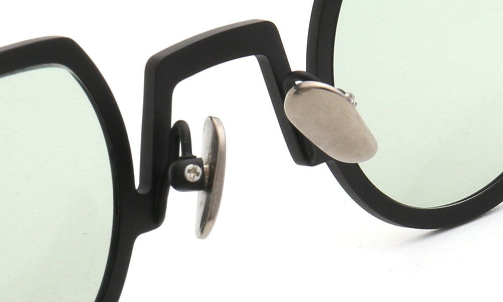 Nose pads of round titanium sunglasses