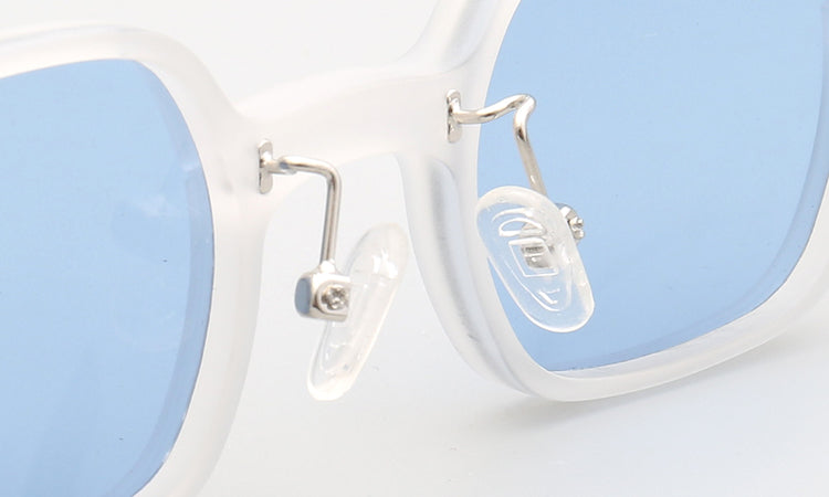 Nose pads of clear blue polarized sunglasses