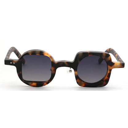 Front view of polarized tortoise sunglasses