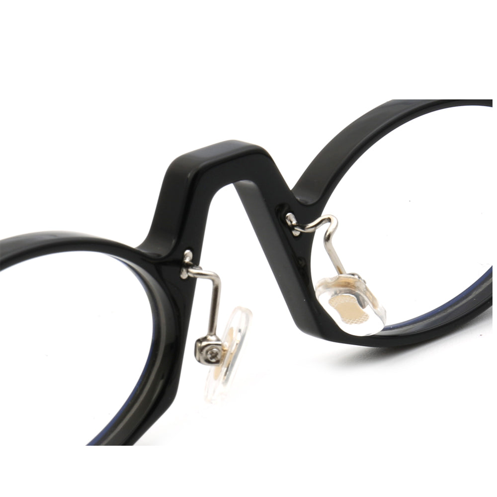 Nose pads of retro oval eyeglasses