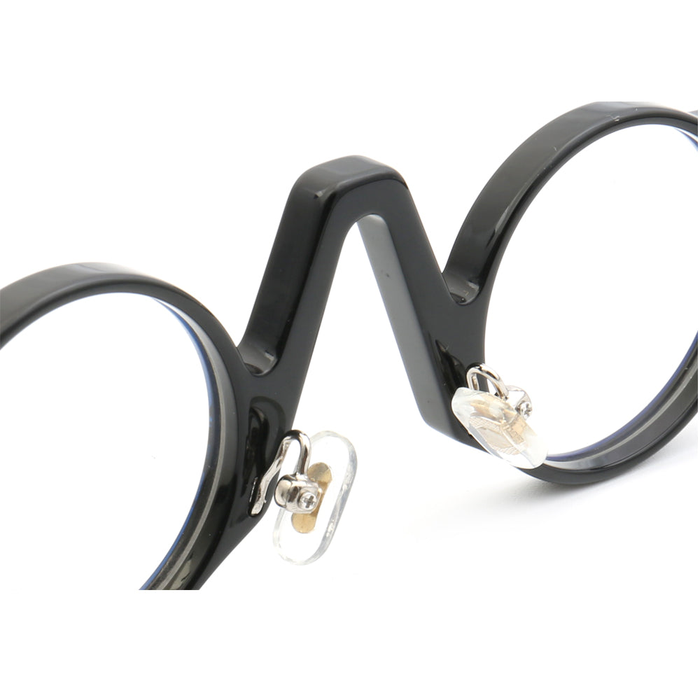 Nose pads of black retro glasses